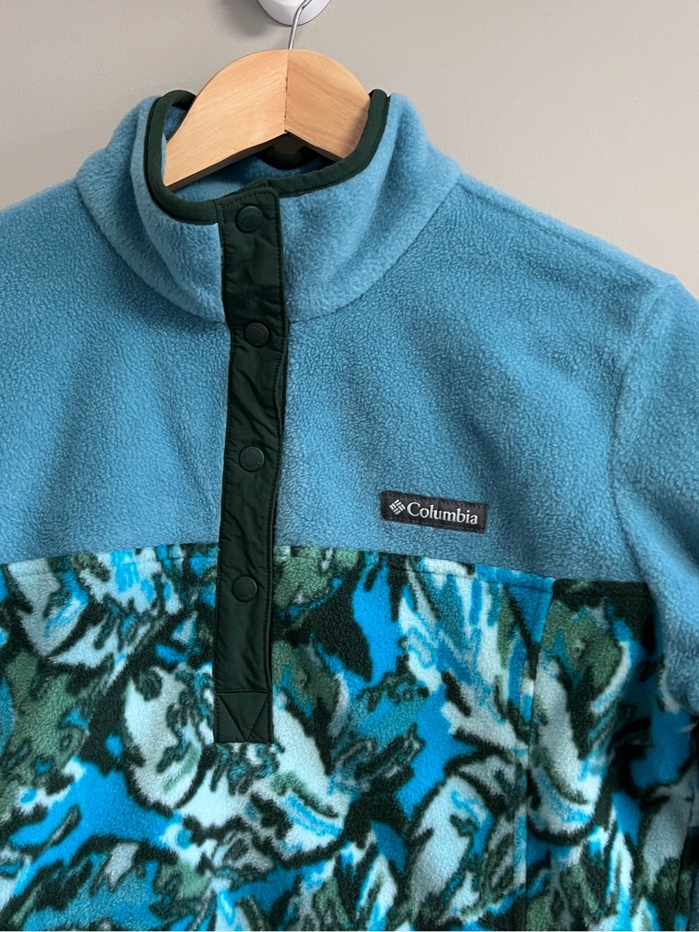 Columbia Blue and Teal Floral Fleece Snap Pullover - Picture 6 of 8